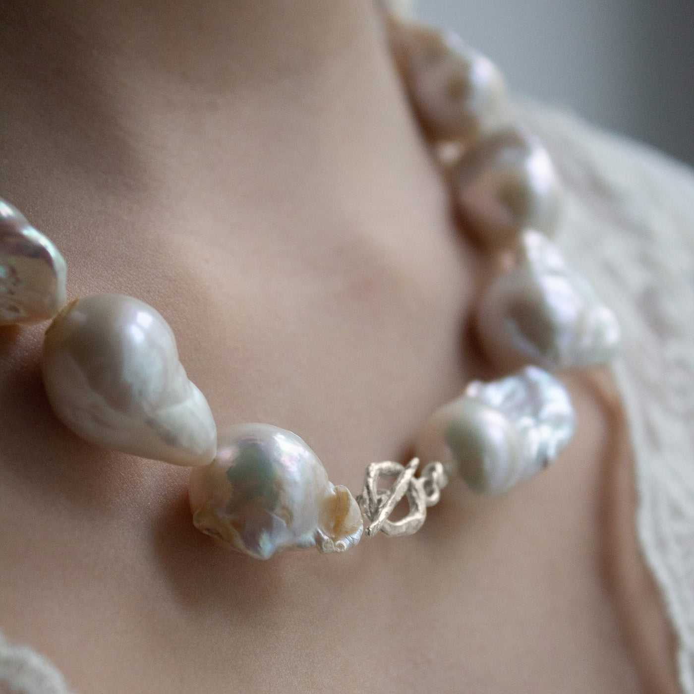 LISGARDEN // Necklace with large baroque pearls &amp; clasp in fine silver