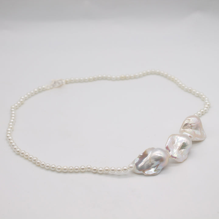 LINNESTAD // Necklace with large baroque pearls &amp; clasp silver