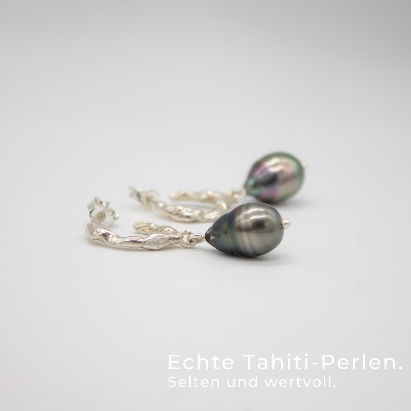 SANDEFJORD // Hoop earrings made of fine silver with a Tahitian pearl