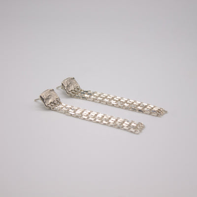 LUNDBY // Chain earrings with ear studs made of fine silver