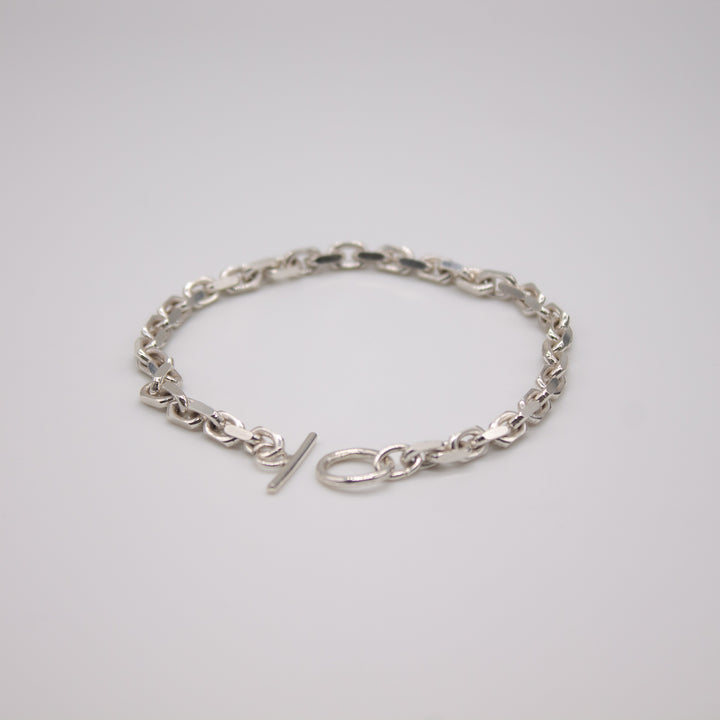 VIKJA // Sterling silver bracelet with coarse links