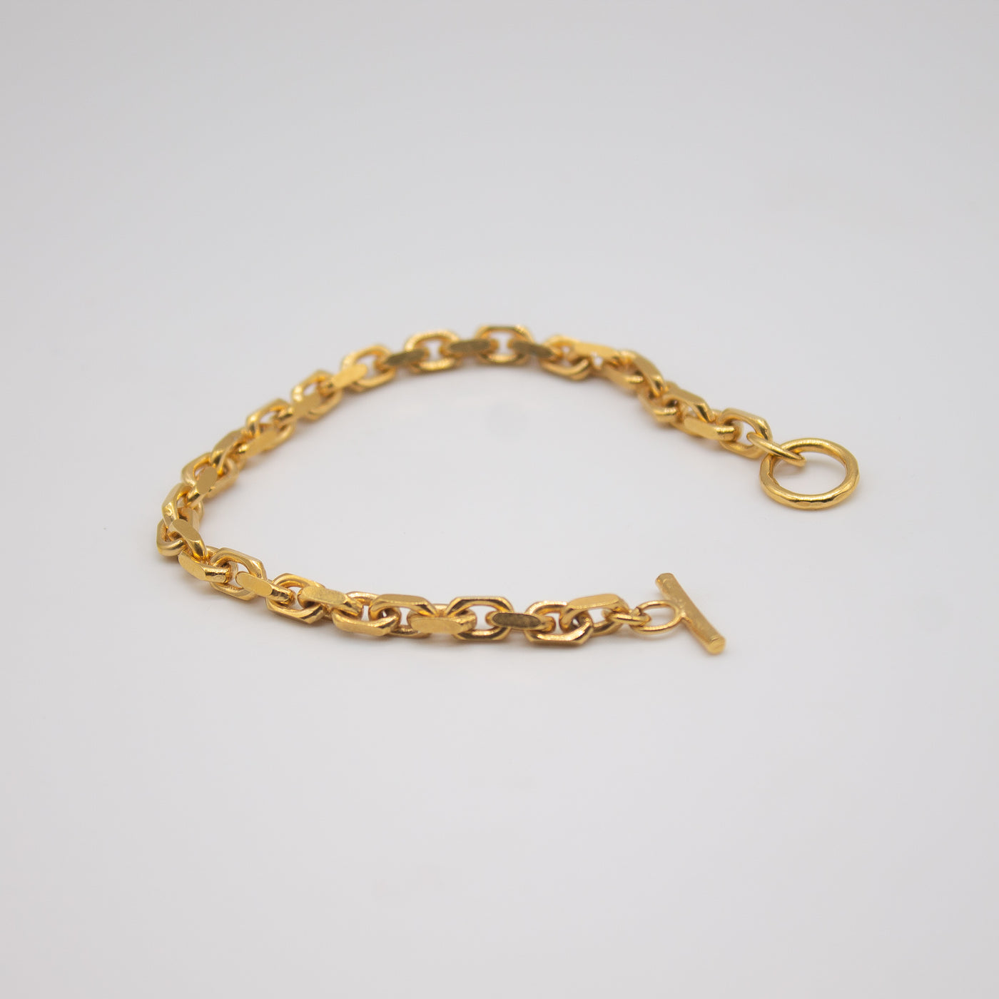 VIKJA // Armband aus vergoldetem Sterlingsilber mit groben Gliedern