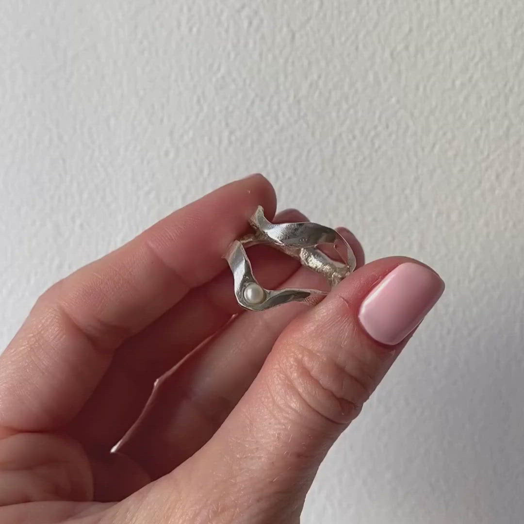 FRYA // Fine silver ring with a small freshwater pearl