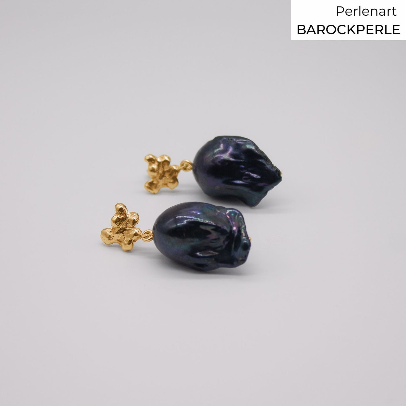 FJELLSTRAND Midnight // Ear studs gold-plated with baroque or Tahitian pearls
