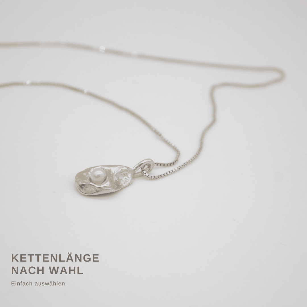 MYRA // Halskette aus Sterlingsilber mit Anhänger und Perle - CONTESSA BERLIN